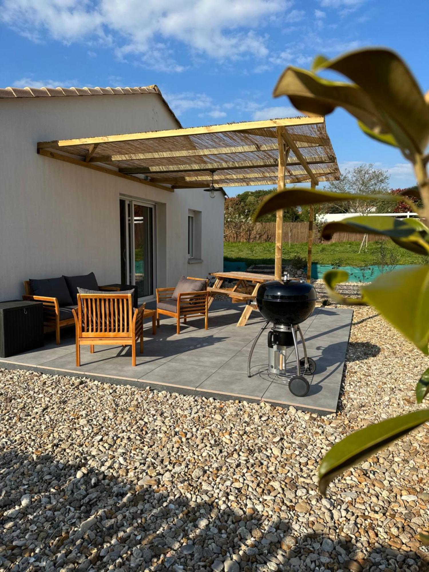 Maison Au Calme Pres Des Plages Poiroux Exterior photo